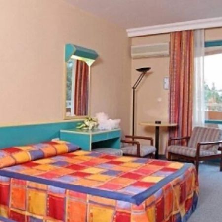 Merlin Beach Park Hotel Tosmur المظهر الخارجي الصورة