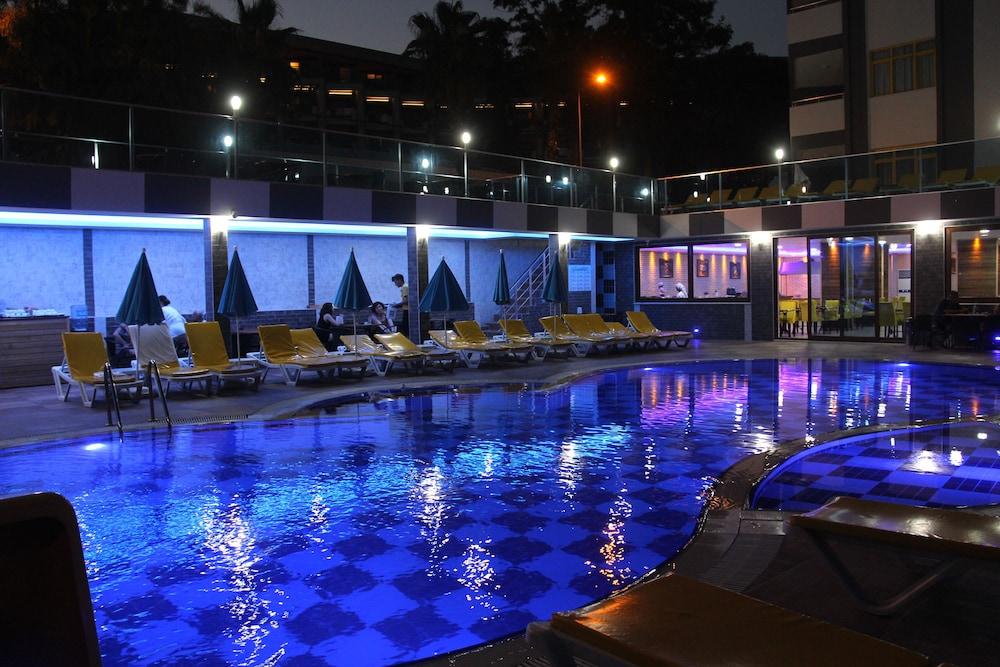 Merlin Beach Park Hotel Tosmur المظهر الخارجي الصورة